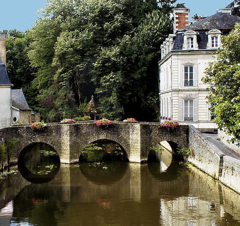 La Demeure De L'Ile Bed & Breakfast Craon  Exterior foto